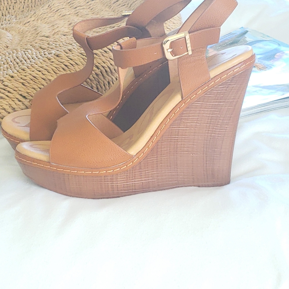 *NWT* Wedge Sandals